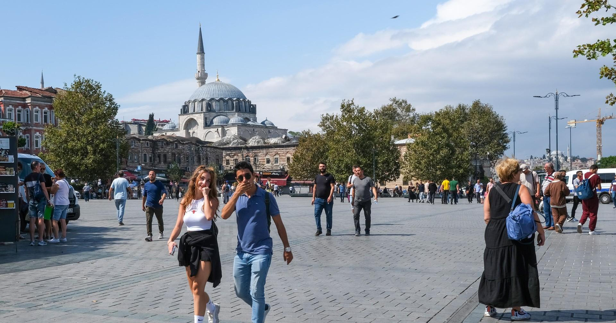 7 привычек, по которым в Турции безошибочно узнают туриста из России